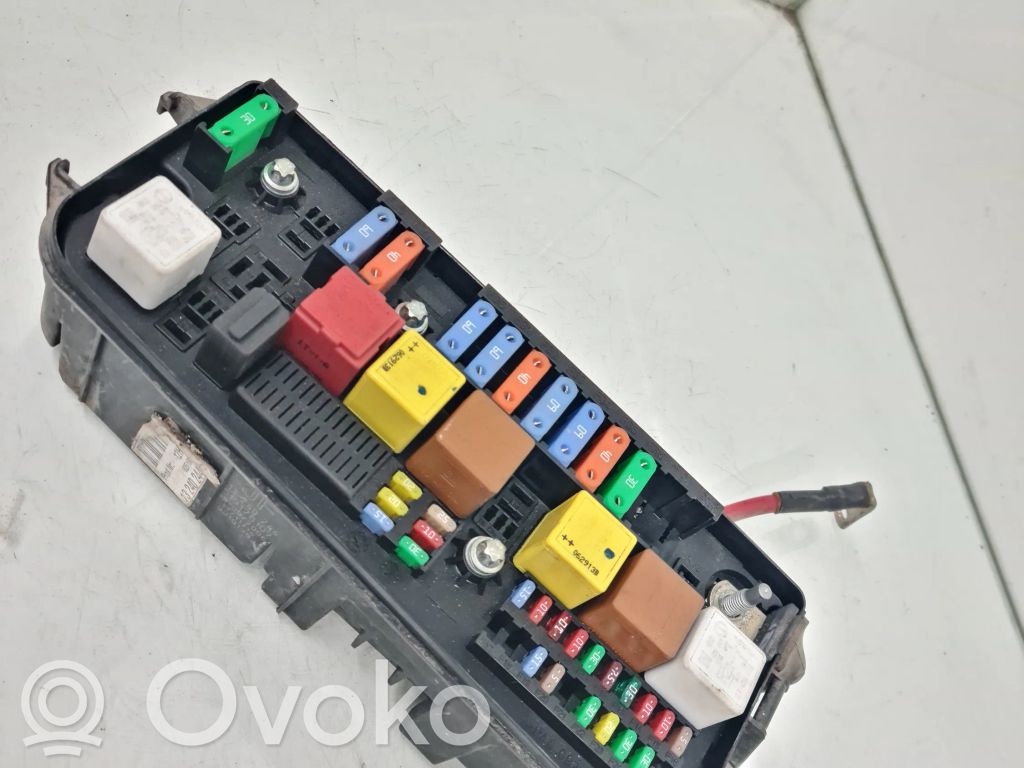 Opel Vectra C Fuse module 