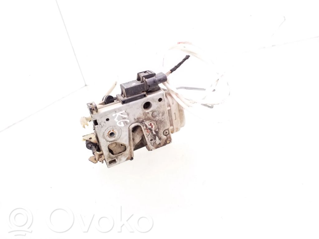 Audi A4 S4 B5 8D Takaoven lukko 
