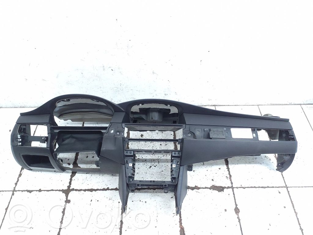 BMW 5 E60 E61 Панель 