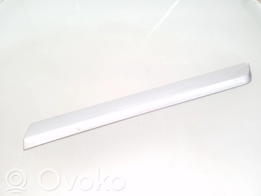 Opel Astra H Listwa tylnego błotnika 