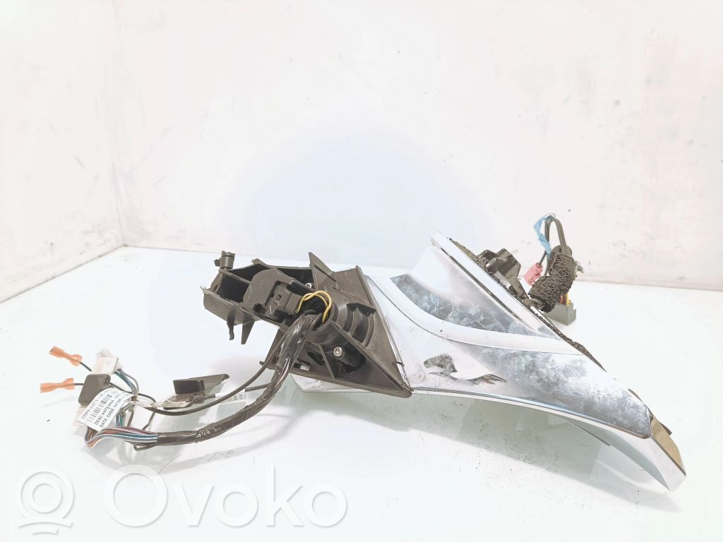 Element lusterka bocznego drzwi przednich   102565702B