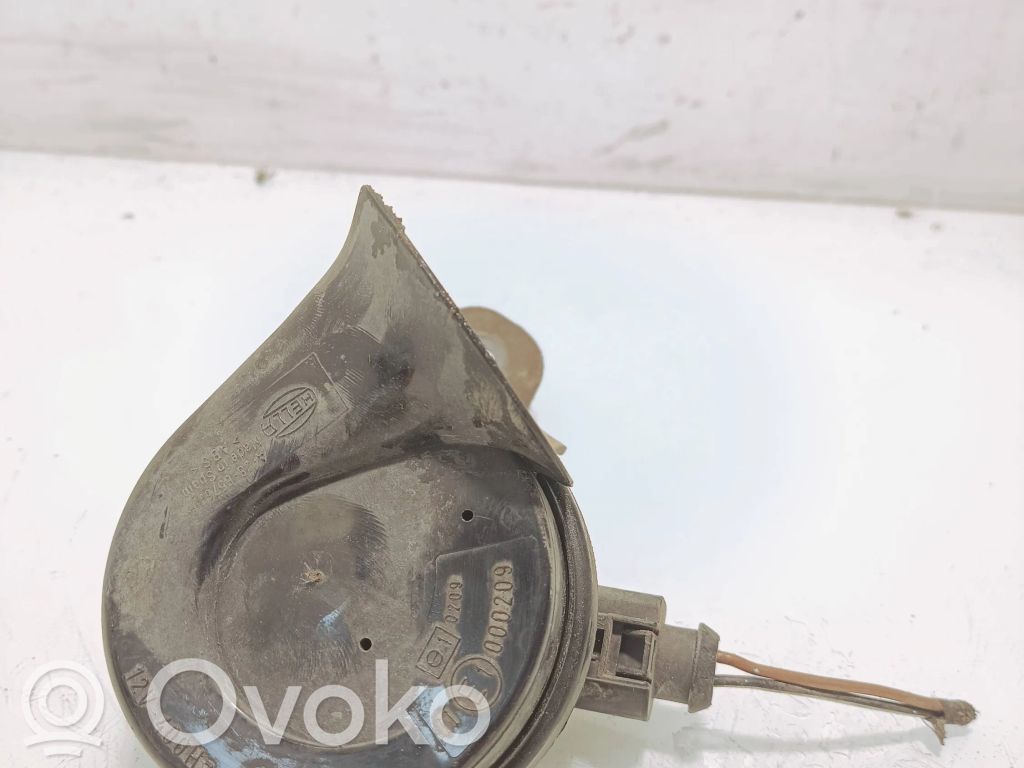 Volkswagen PASSAT B6 Horn signal 