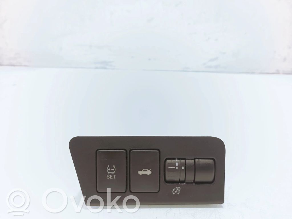 Toyota GT 86 Interruptor para abrir la puerta trasera 