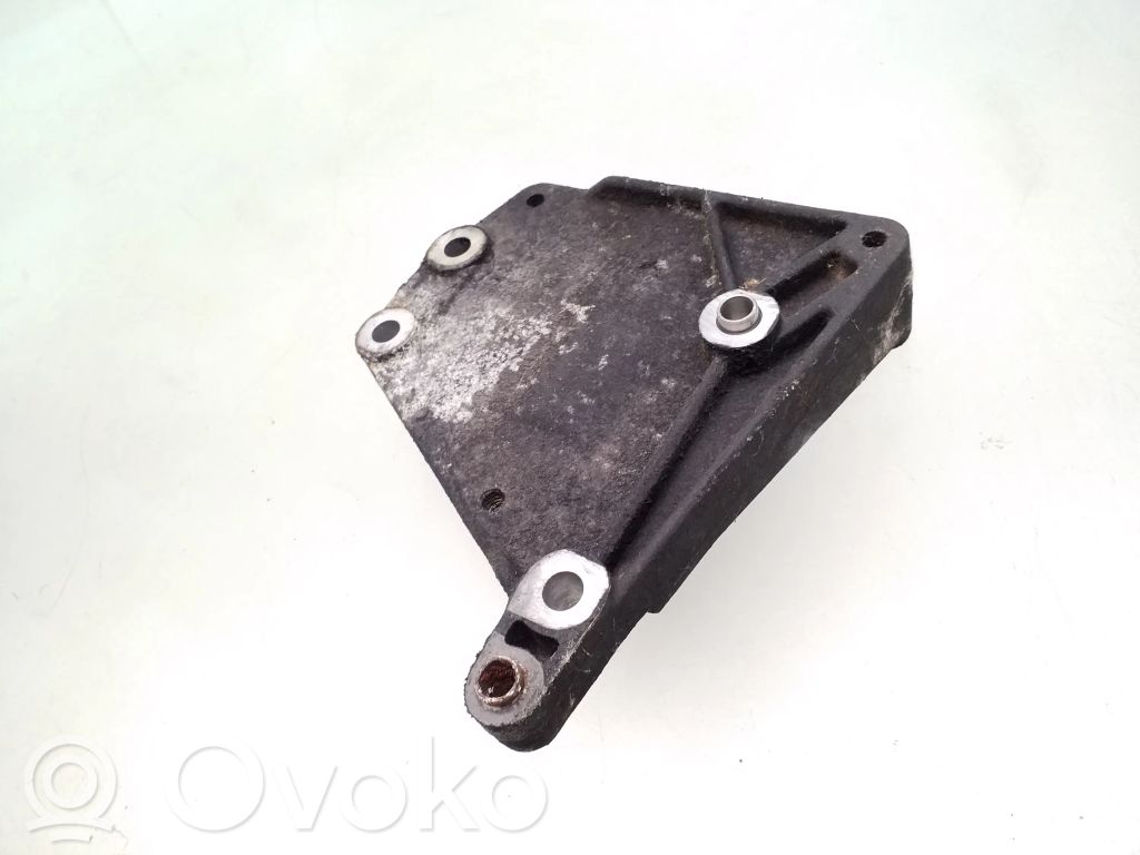 Opel Tigra B Engine mounting bracket 