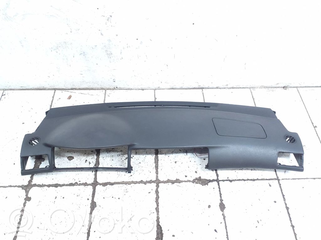 Toyota Corolla E120 E130 Панель 