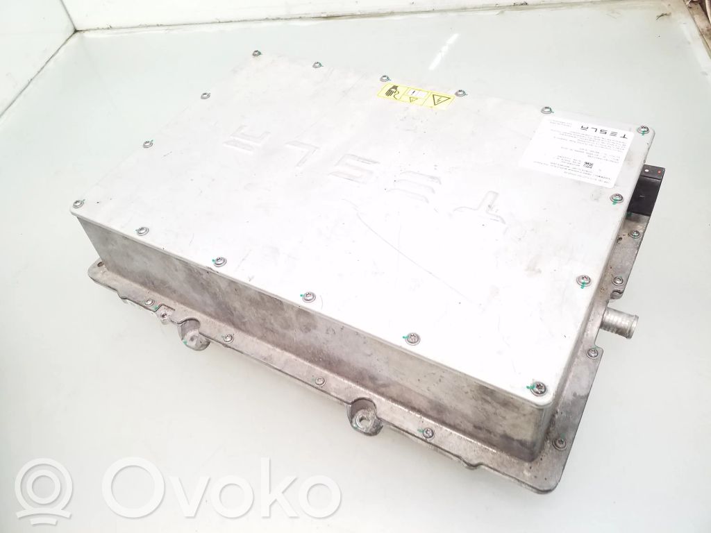 Tesla Model S Inversor/convertidor de voltaje 