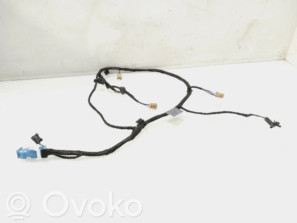 Audi Q2 - Cableado de puerta delantera 