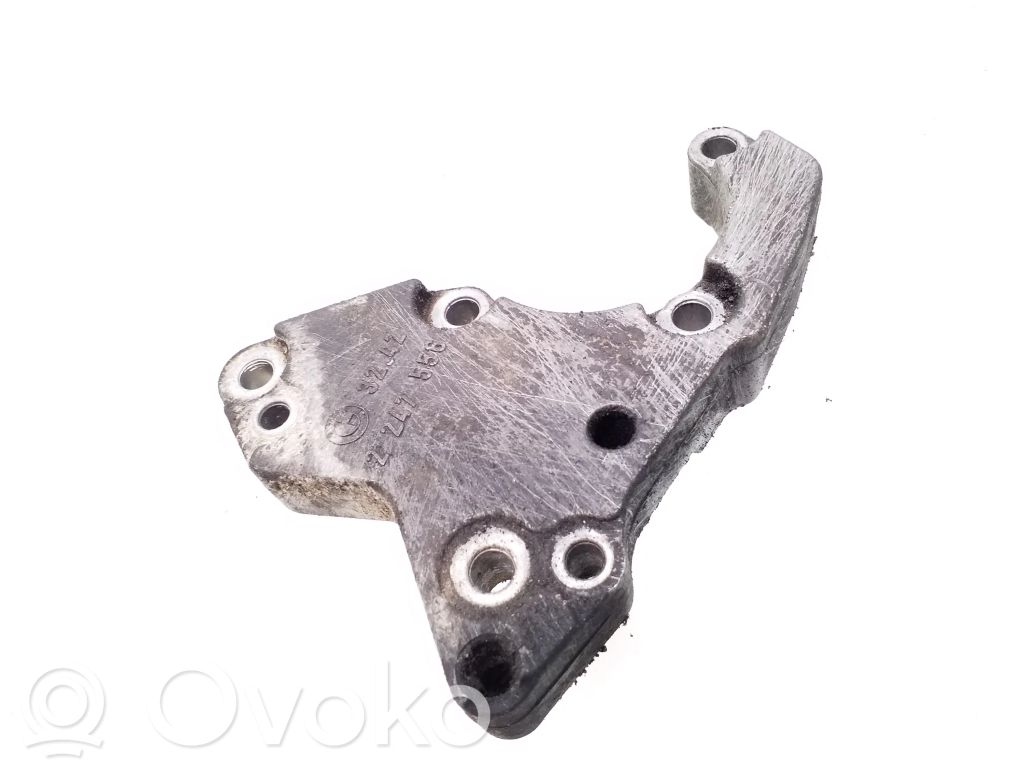 BMW 5 E39 Power steering pump mounting bracket 