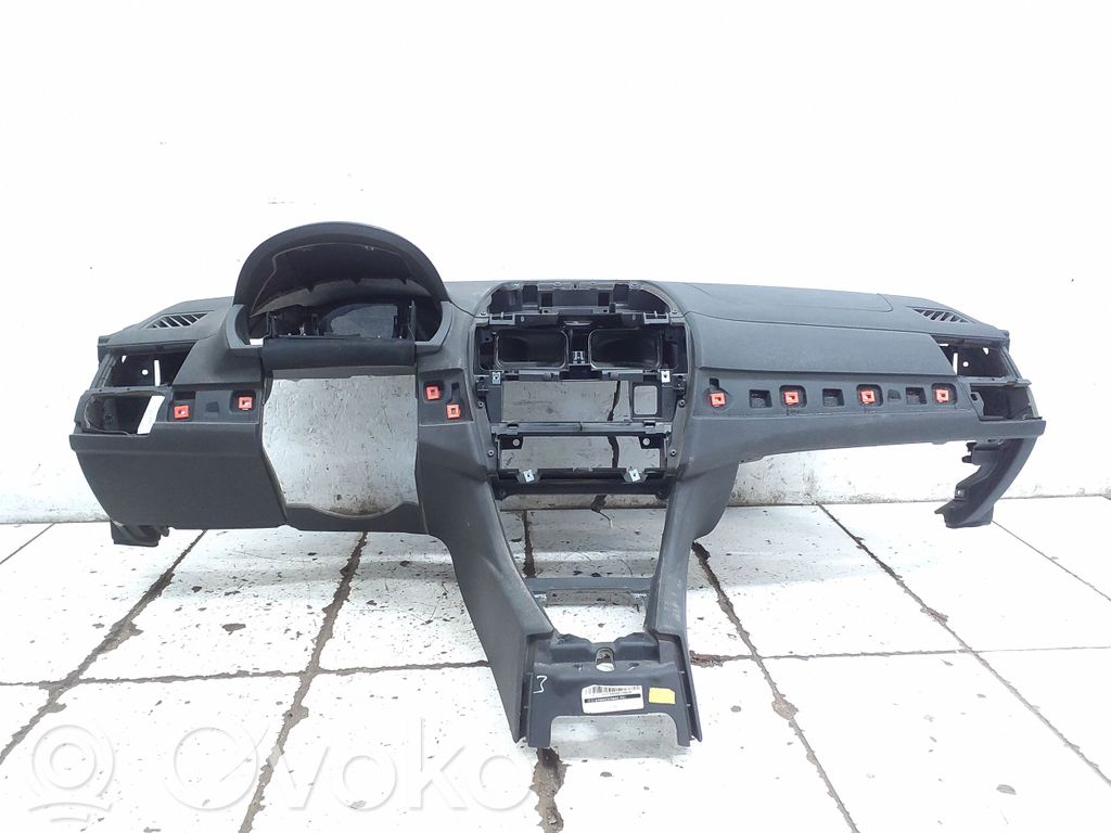 BMW X3 E83 Панель 
