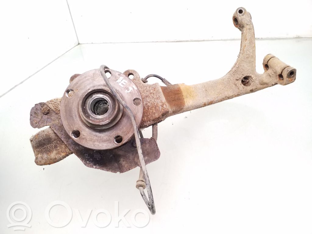 Audi A4 S4 B5 8D Achsschenkel vorne 