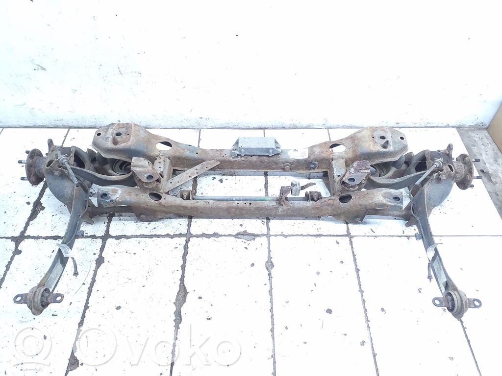 Volvo V50 Galinis traversas 