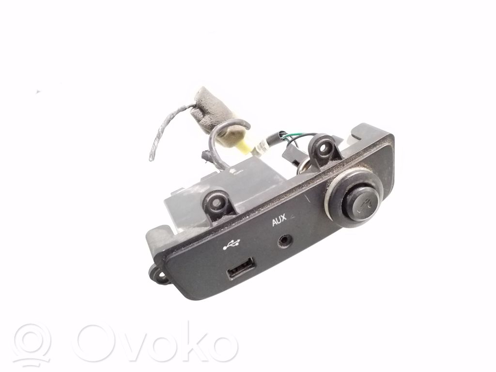 SsangYong Korando Enchufe conector USB 