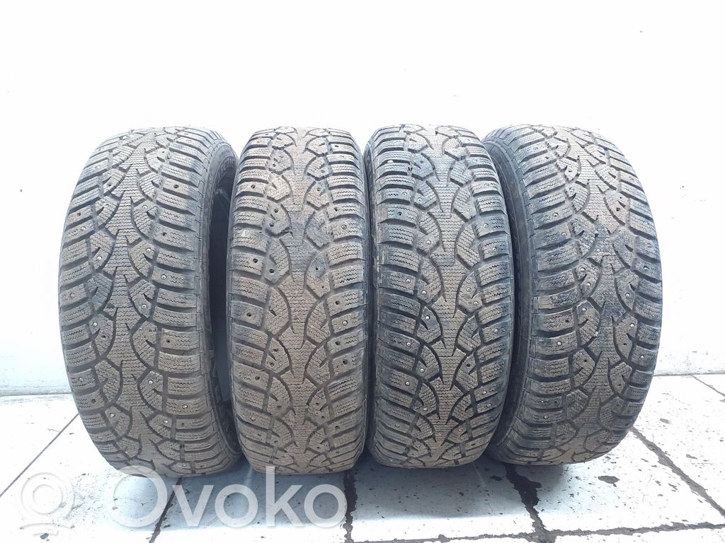 Honda Civic Pneumatici invernali/da neve con borchie R15
