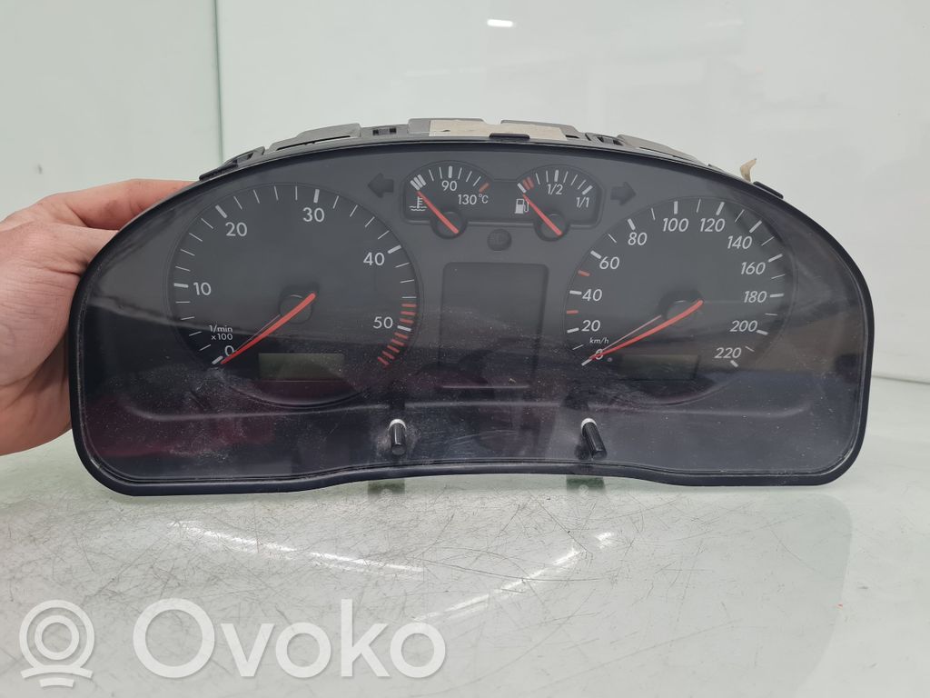 Volkswagen PASSAT B5 Tachimetro (quadro strumenti)