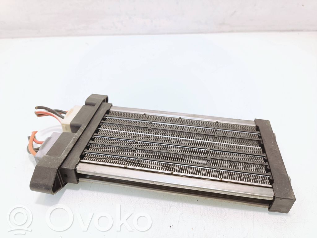 Mitsubishi Colt Elektrisks mazais salona radiators 