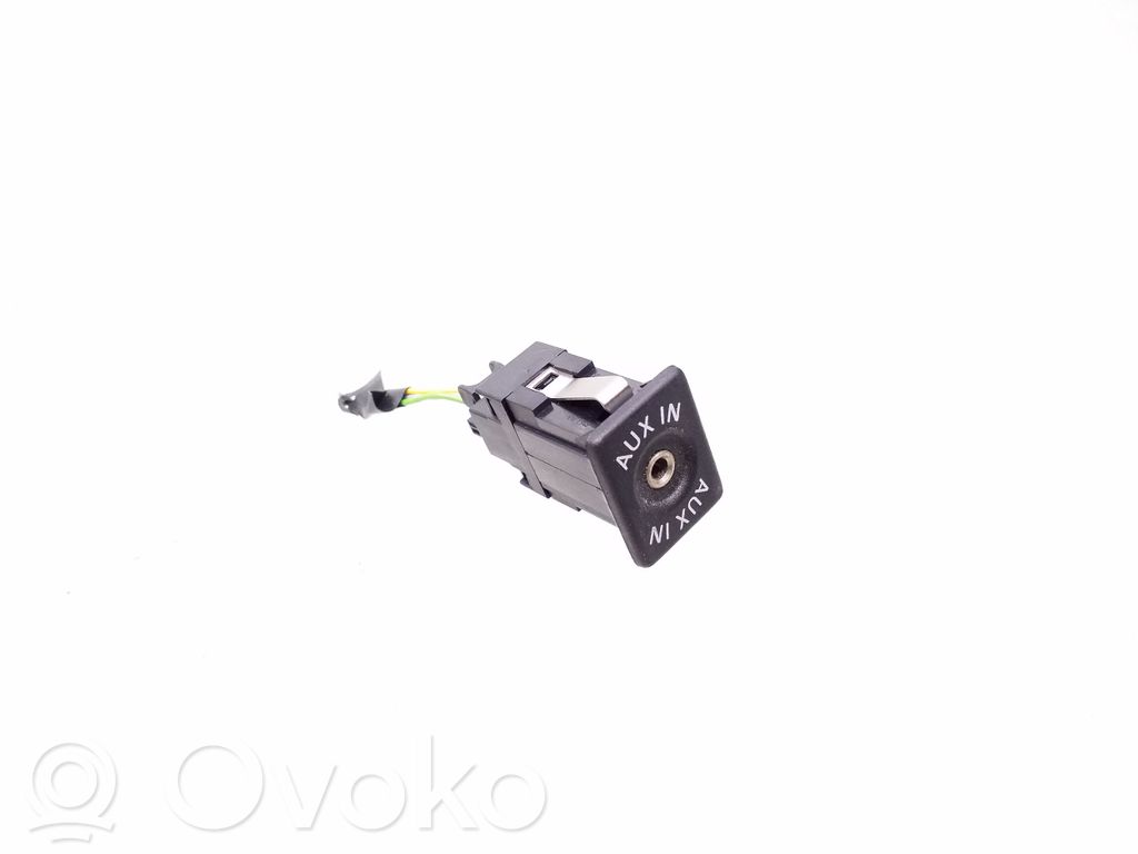 Conector priză AUX   5M0035724