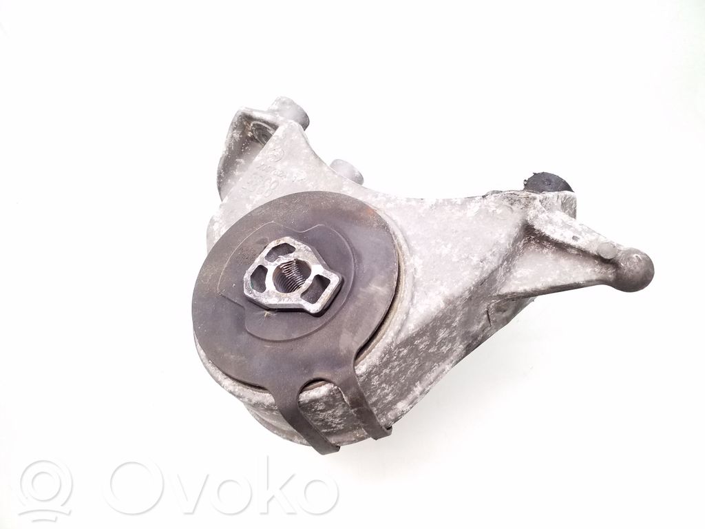 Engine mount bracket   X00762A,8335