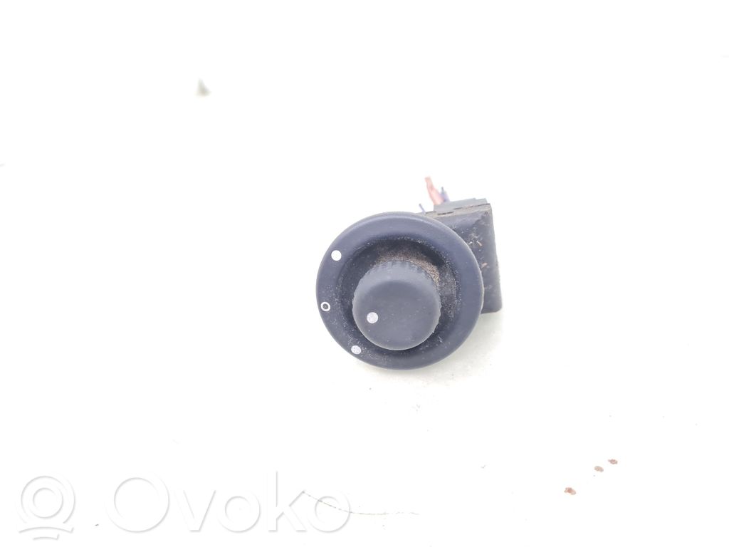 Renault Megane I Wing mirror switch 