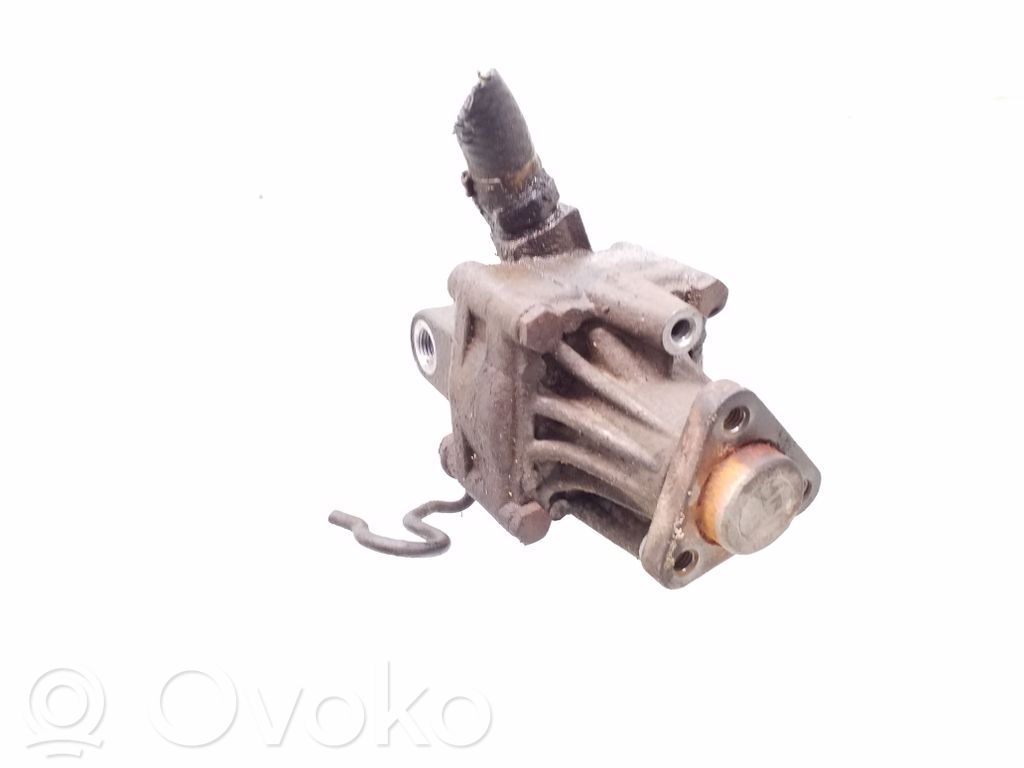 Volkswagen PASSAT B5 Power steering pump 