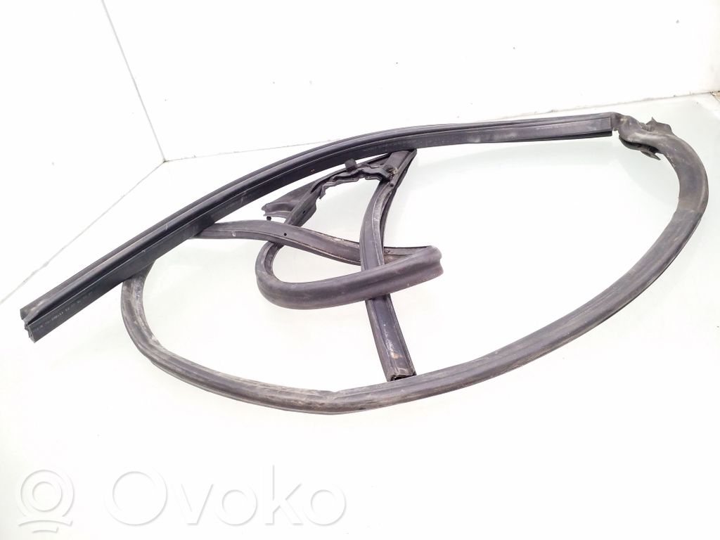 Etuoven kumitiiviste   8H0837912