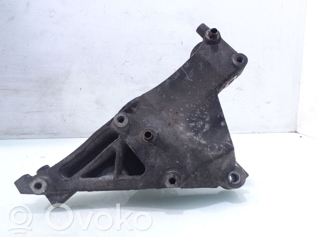 Fiat Linea Engine mounting bracket 