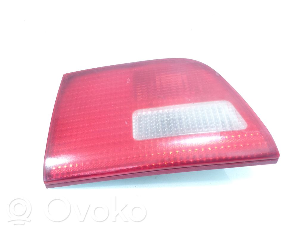 Tailgate rear/tail lights   8409012