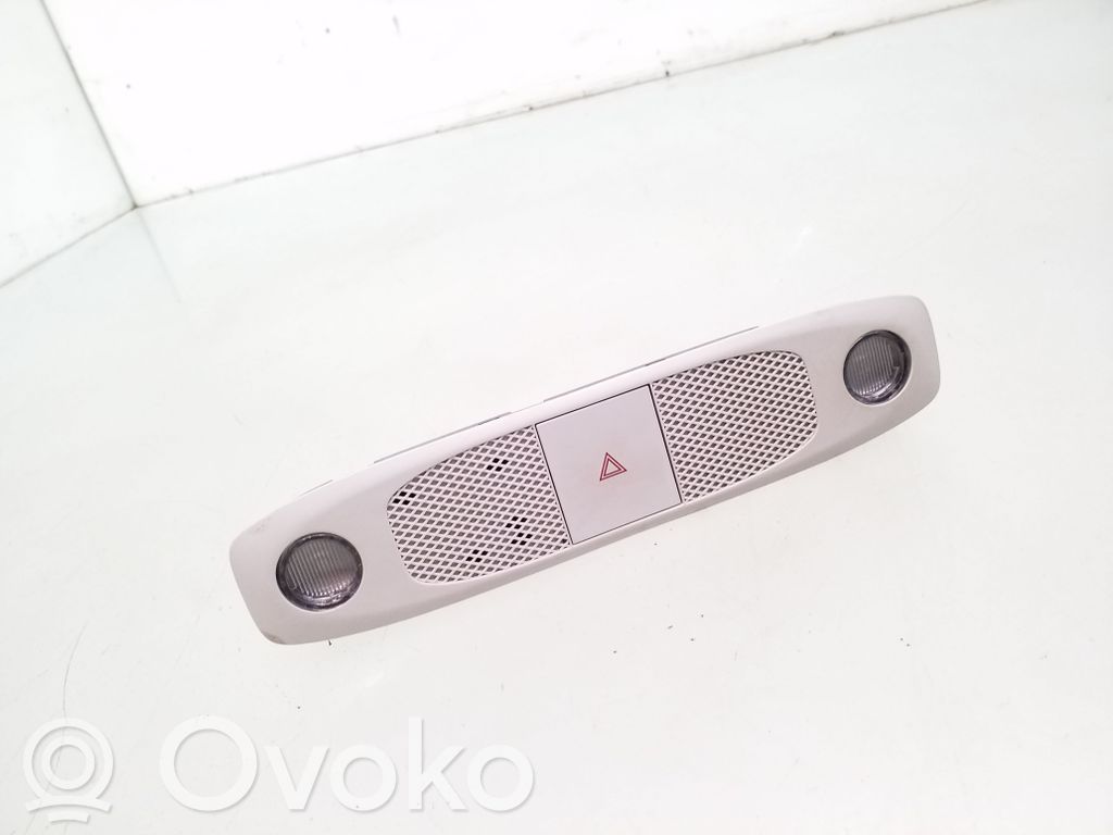Tesla Model Y Éclairage lumière plafonnier avant 