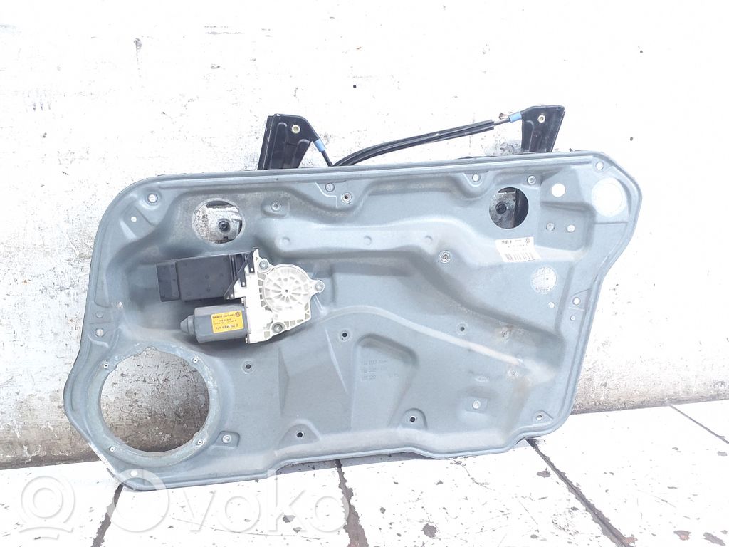 Volkswagen Golf IV Alzacristalli della portiera anteriore con motorino