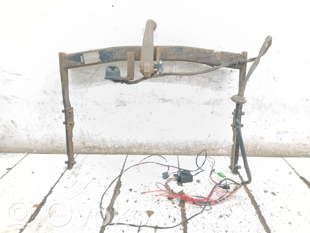 Ford Mondeo MK IV Hak holowniczy / Komplet 