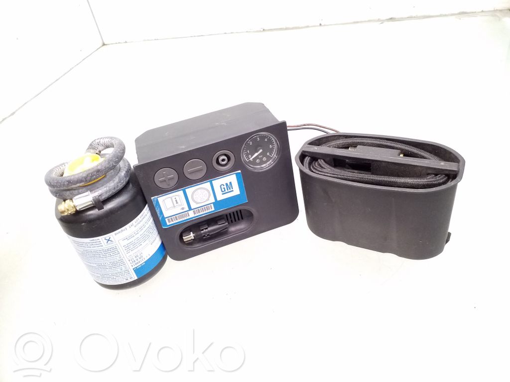 Opel Corsa D Kompresor do opon 