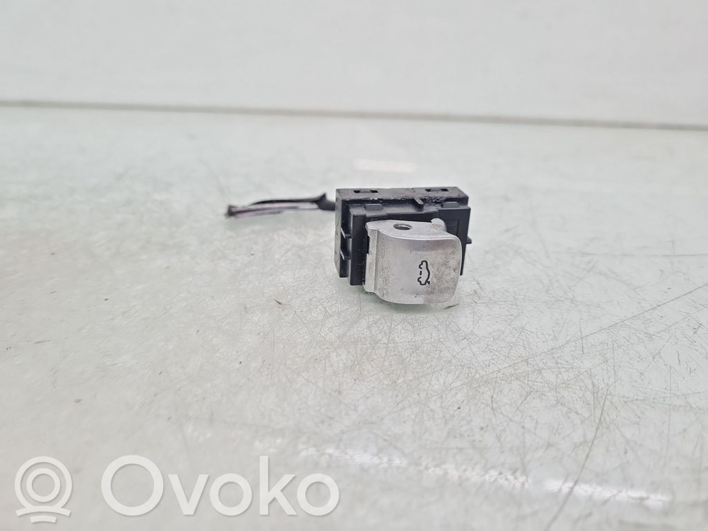 BMW 7 G11 G12 Tailgate/boot open switch button 