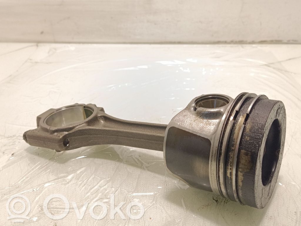 Volkswagen Golf VII Piston cu bielă 