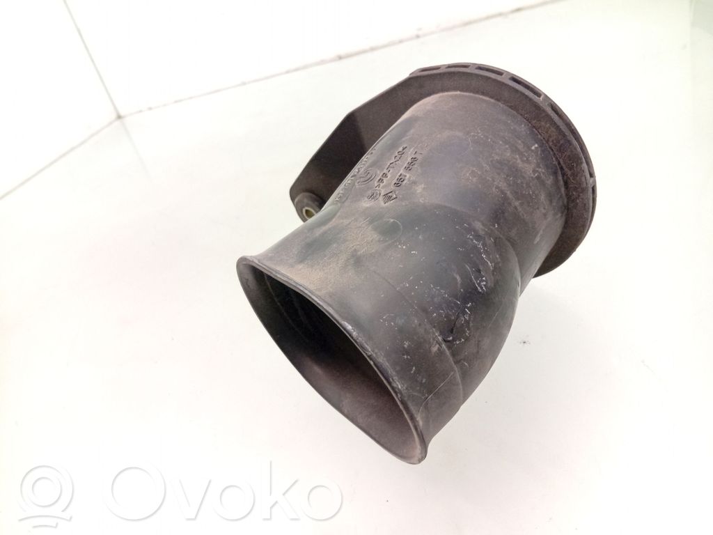 BMW 5 E60 E61 Ilmanoton letku 