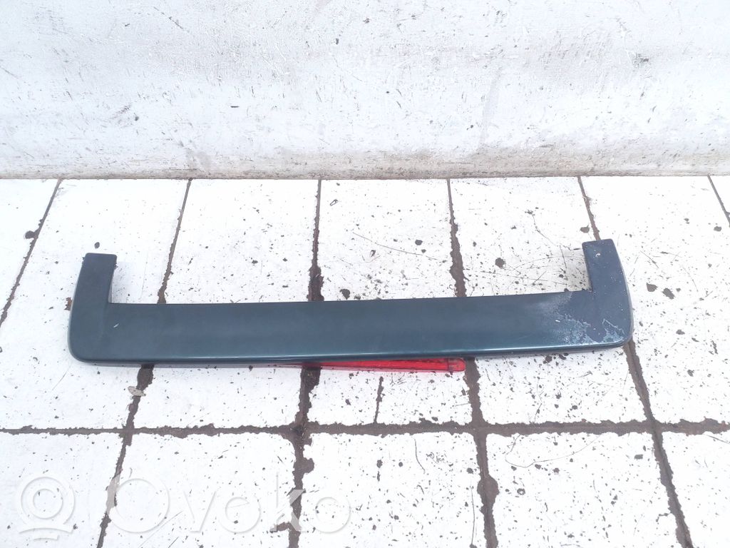 Tailgate/trunk spoiler