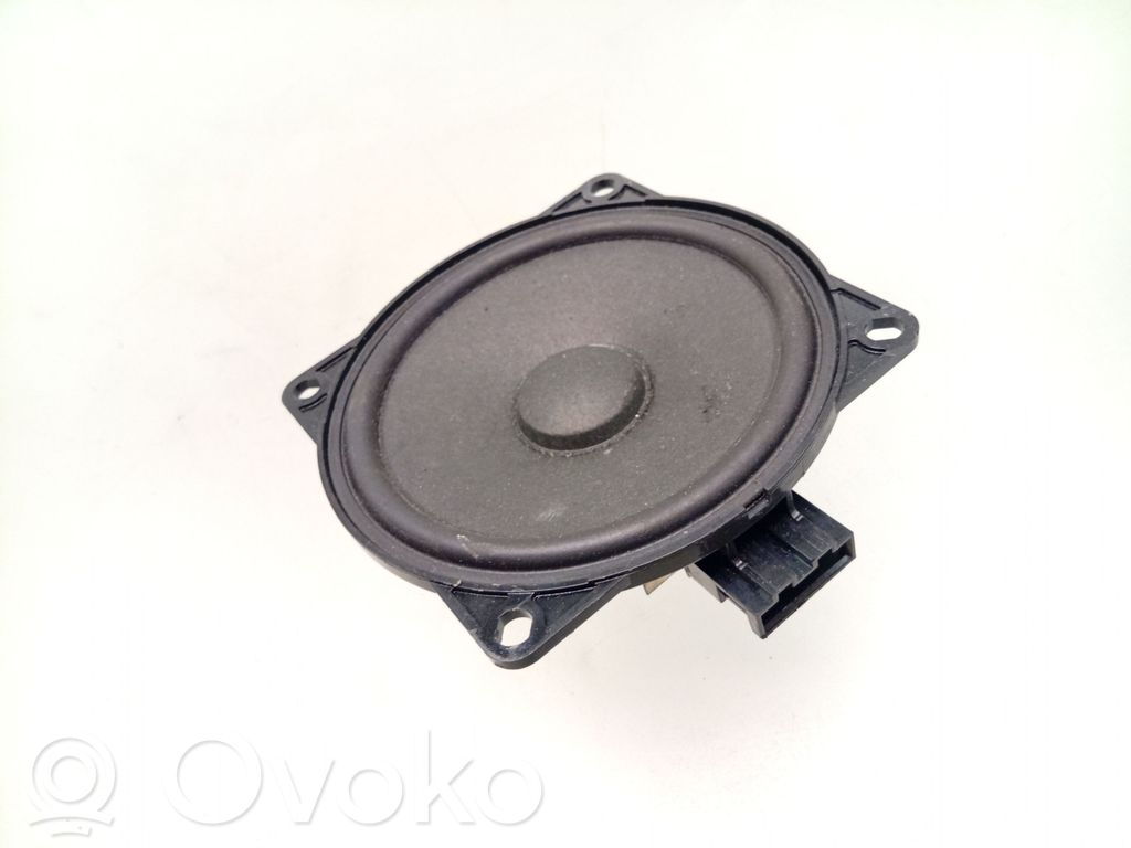 Volkswagen Golf VI Etuoven kaiutin 