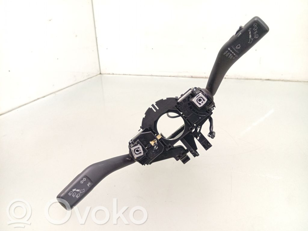 Volkswagen Golf VI Interruptor/palanca de limpiador de luz de giro 