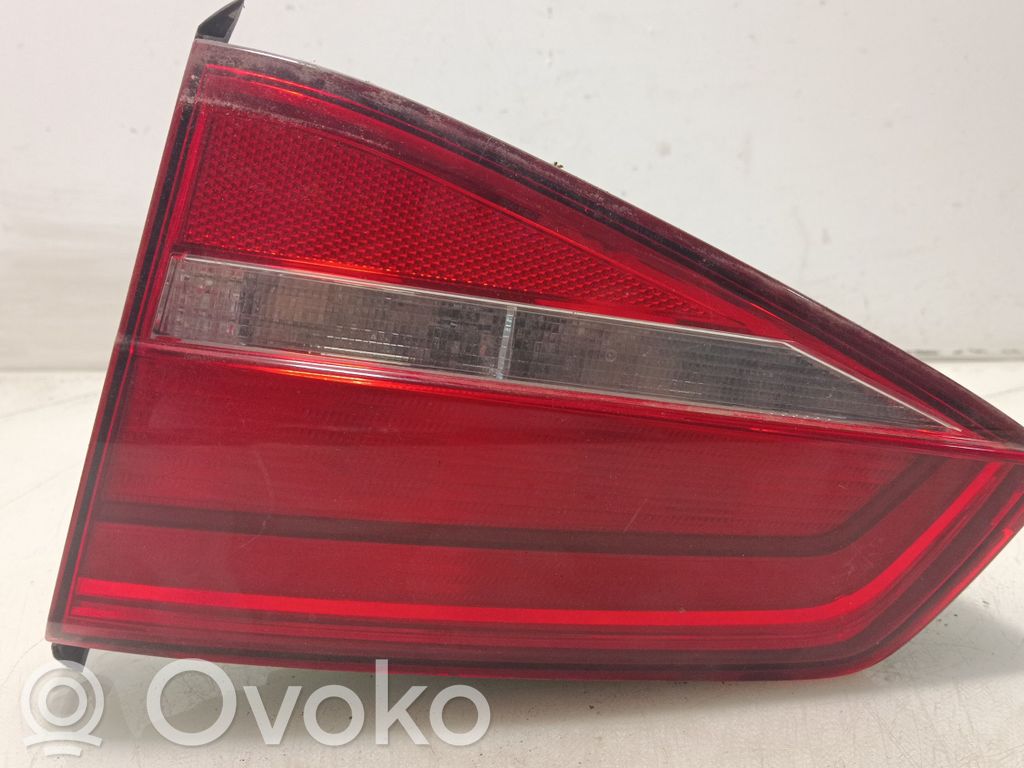 Volkswagen Jetta VI Luci posteriori del portellone del bagagliaio