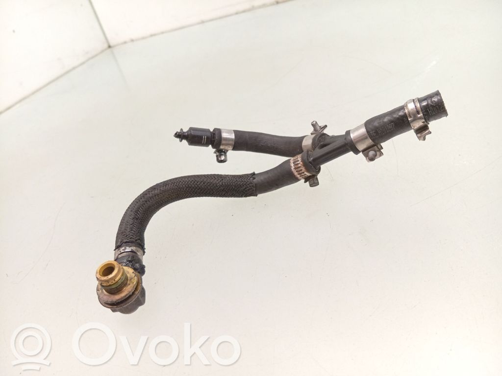 Volvo V70 Conductă alimentare combustibil 
