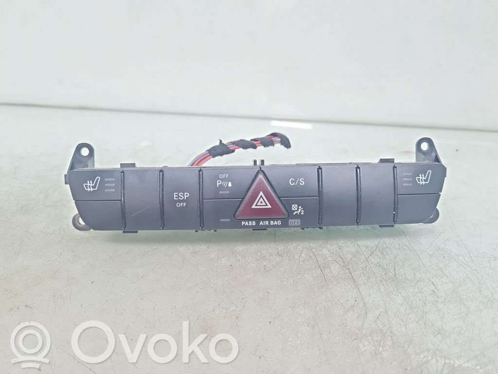 Mercedes-Benz R W251 Comutator lumini pericol 