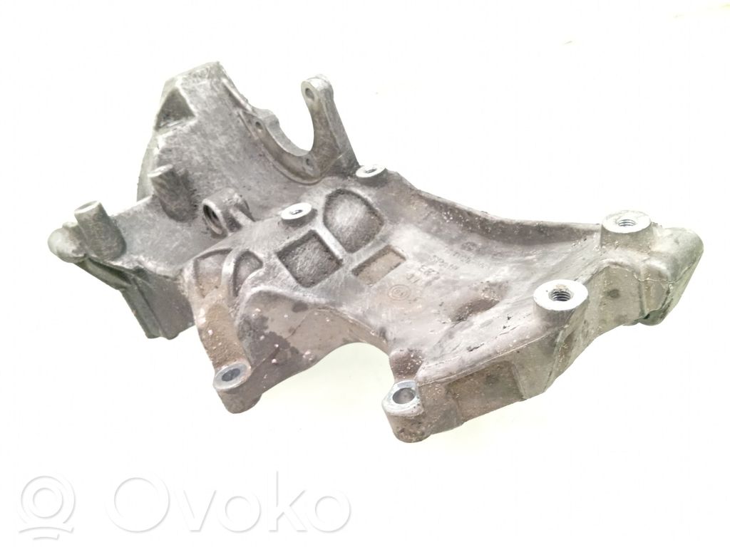 Audi A4 S4 B7 8E 8H Suport generator/alternator