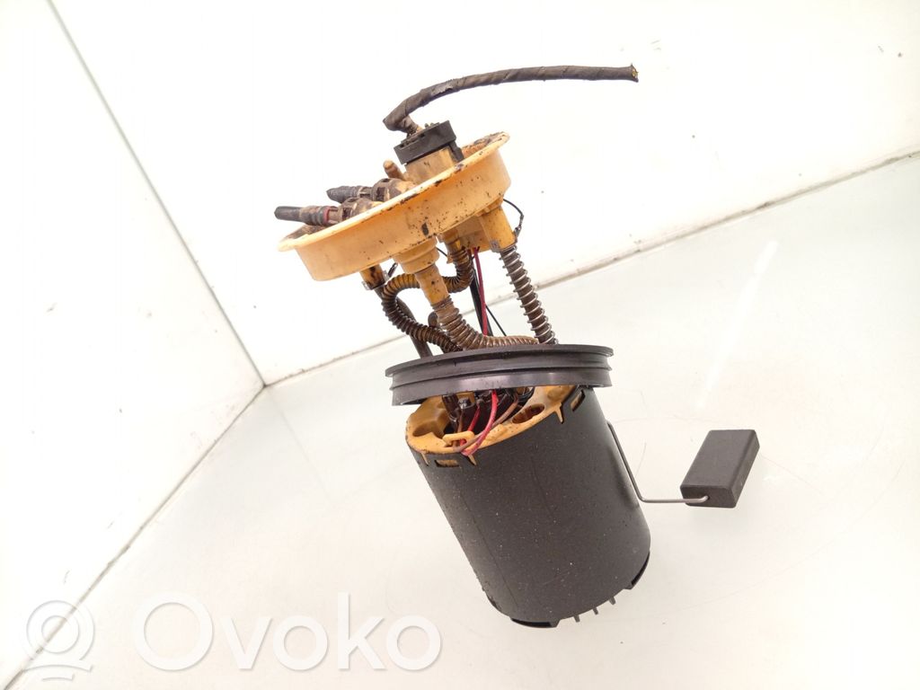 Volvo V70 Polttoainesäiliön pumppu 