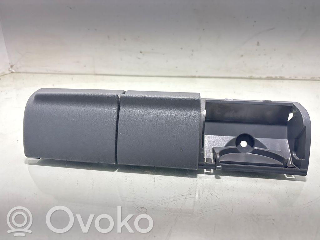 Mercedes-Benz Vito Viano W639 Tylny uchwyt na kubek tunelu środkowego