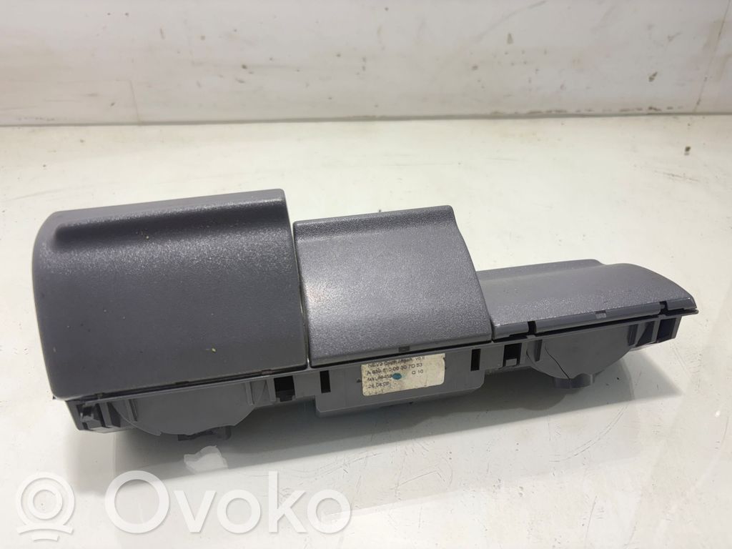 Mercedes-Benz Vito Viano W639 Tylny uchwyt na kubek tunelu środkowego