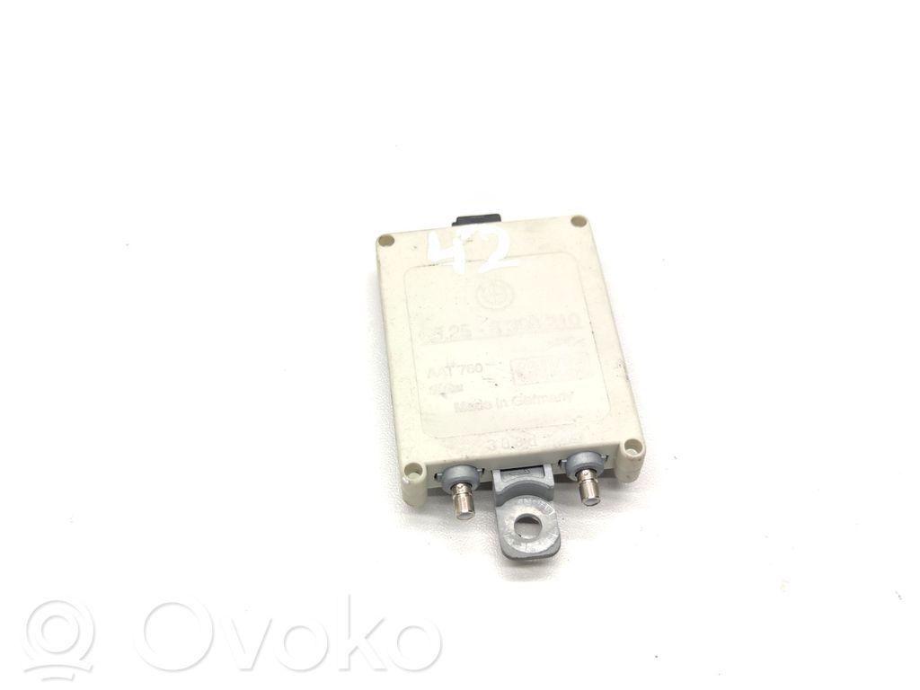 BMW 3 E46 Antenos stiprintuvas 