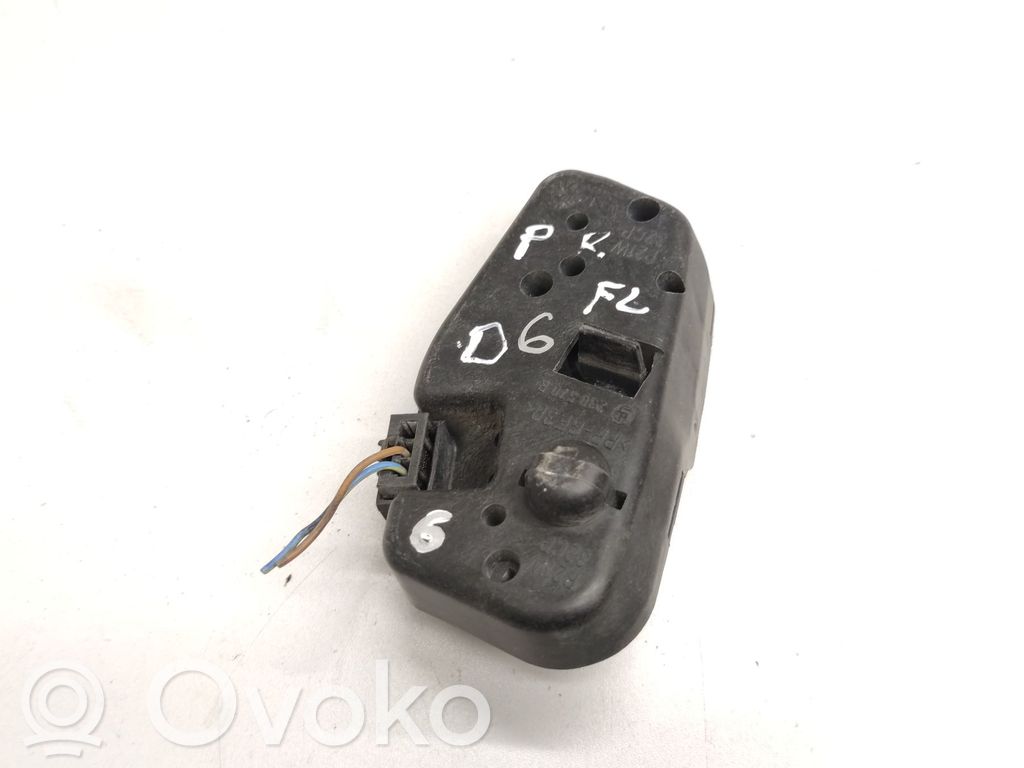 BMW 3 E46 Tail light bulb cover holder 