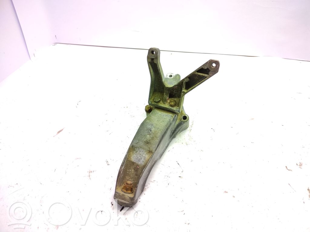 BMW 3 E46 Engine mounting bracket 