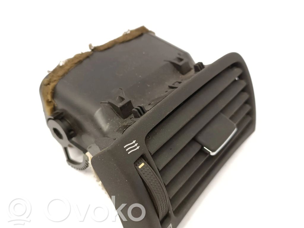 Toyota Avensis T250 Dashboard side air vent grill/cover trim 