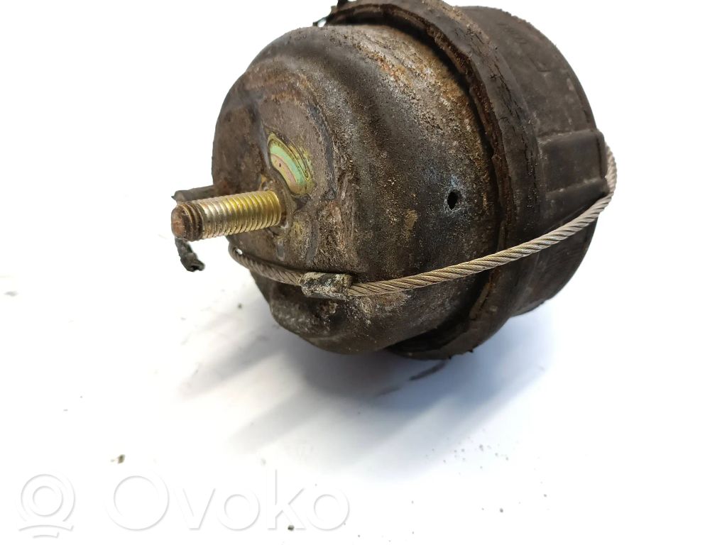 Volvo S80 Engine mount bracket 