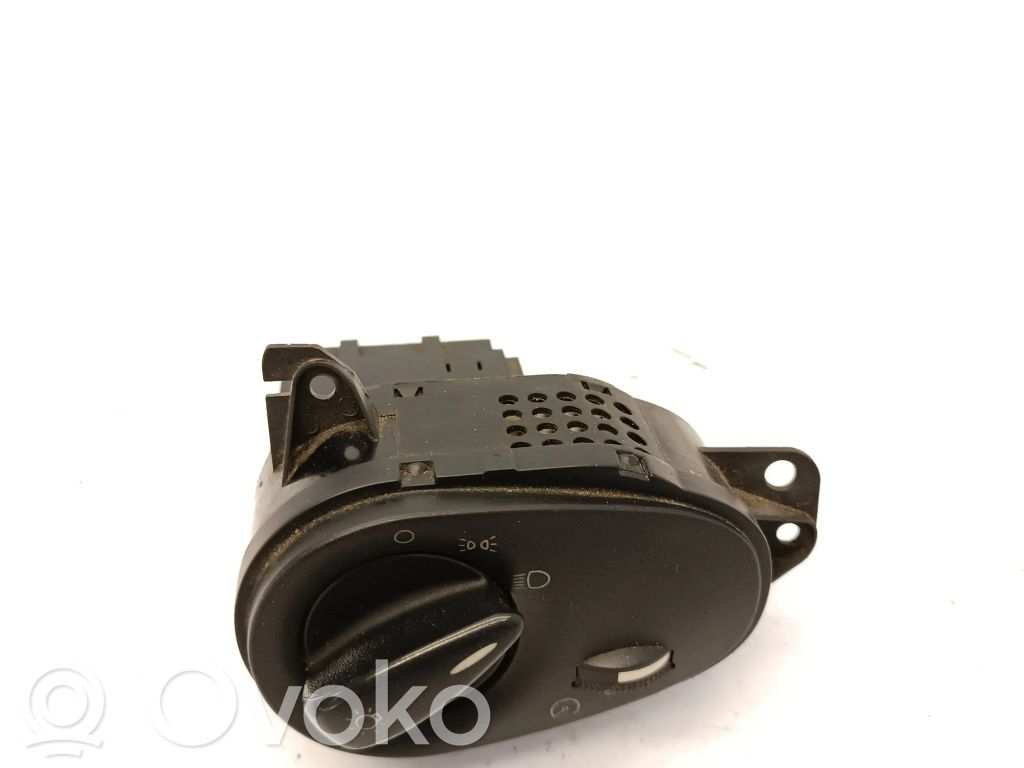 Ford Focus Light switch 