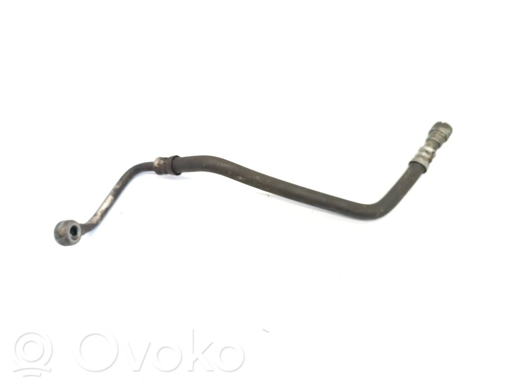 Ohjaustehostimen letkusto   6752951